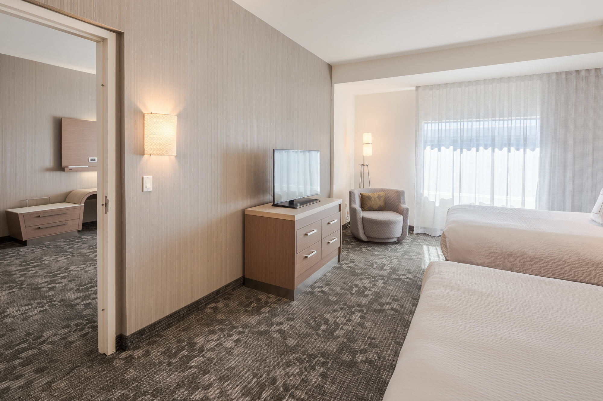 Courtyard By Marriott Chihuahua Hotel Exterior photo